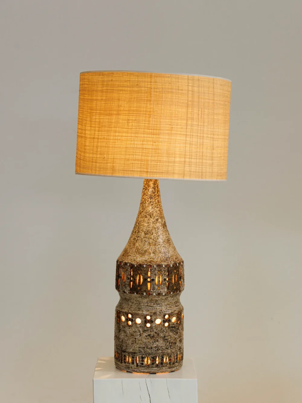 Lampe céramique par raphaël giarrusso – édition h65 à la douille, circa 1960-1970.